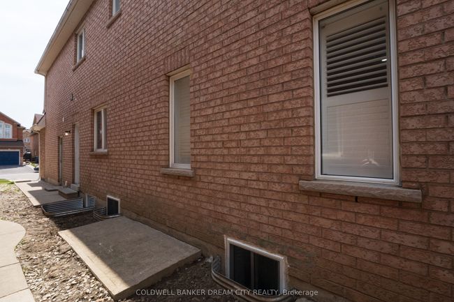 32 Charger Lane, House other with 8 bedrooms, 4 bathrooms and 2 parking in Brampton ON | Image 48