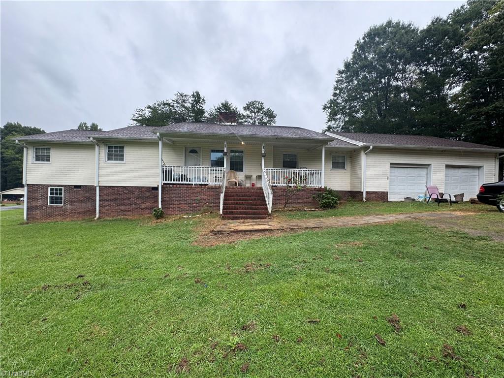 Huntingwood Rd, Ramseur, NC 27316