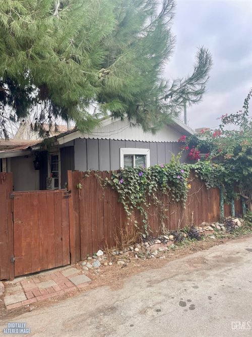 1/2 E Moneta Avenue, Bakersfield, CA, 93308 | Card Image