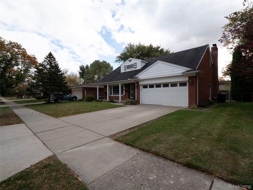 36117 Ladywood St, Livonia, MI, 48154-2025 | Card Image