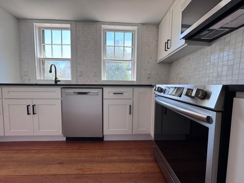 27 Pleasant St, Hyannis, MA, 02601-4007 | Card Image