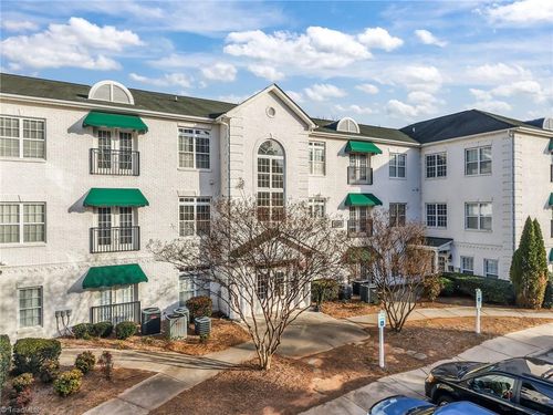 unit-203-108 Sunset Cir, Greensboro, NC, 27408-6652 | Card Image