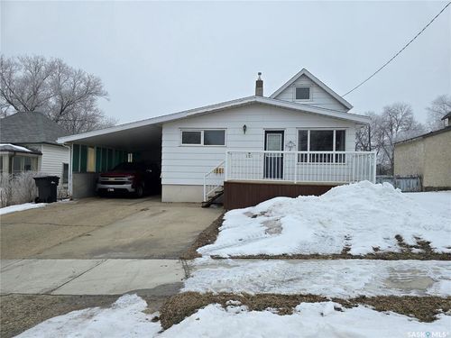 223 Mergens St, Weyburn, SK, S4H1R4 | Card Image