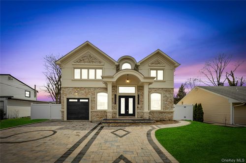 157 4th St, Hicksville, NY, 11801-5445 | Card Image