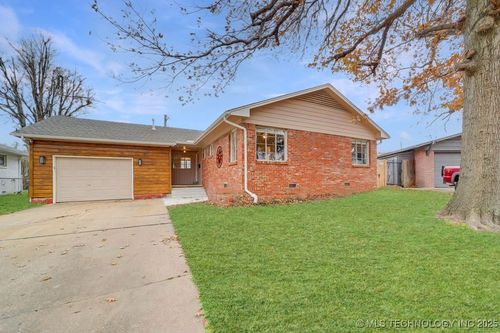 2441 S Norwood Ave, Tulsa, OK, 74114-3830 | Card Image