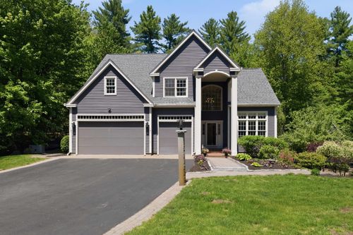 2 Whittier Dr, Bow, NH, 03304-3827 | Card Image