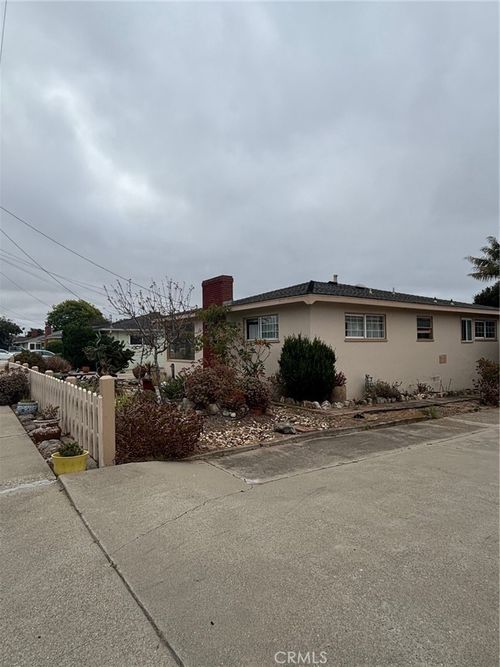 1049 Sunset Dr, Arroyo Grande, CA, 93420-3125 | Card Image
