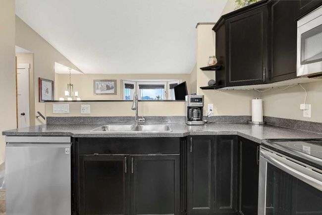 12922 105 St, House detached with 5 bedrooms, 3 bathrooms and 4 parking in Grande Prairie AB | Image 4