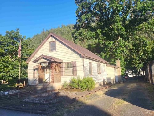 607 Michigan Ave, Orofino, ID, 83544-7012 | Card Image