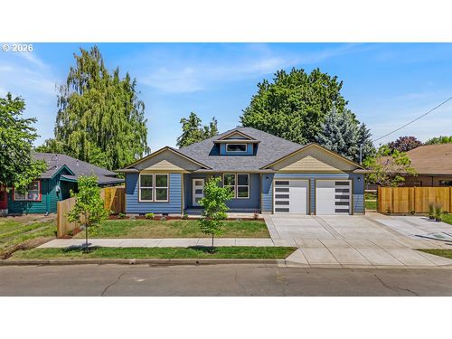 1025 Church St, Woodburn, OR, 97071-3136 | Card Image