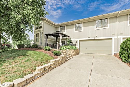 7148 N Brewster Pl, Concord Township, OH, 44077-9534 | Card Image