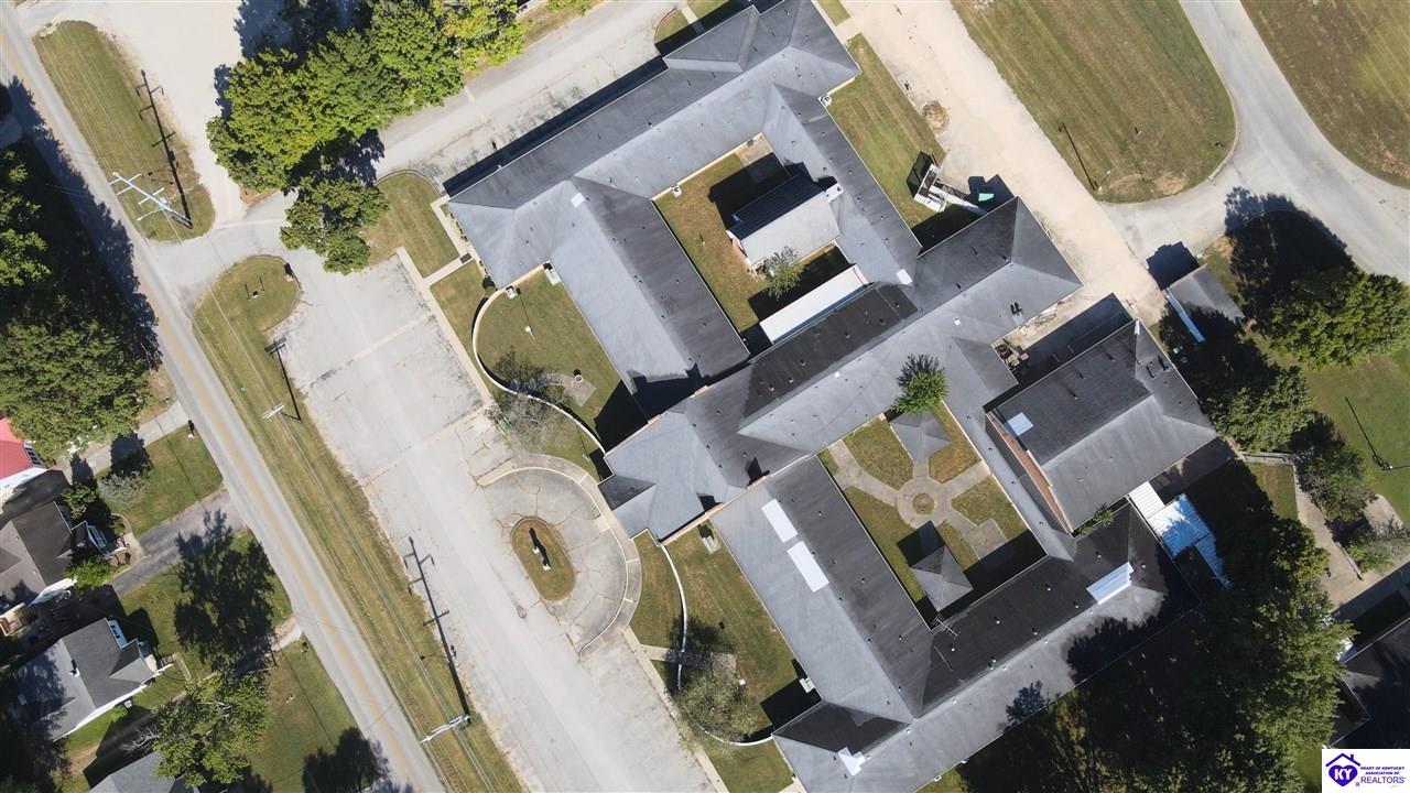 Commercial Sale in Hodgenville 3