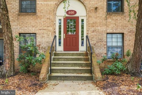 13-613 Washington Pl, CHESTERBROOK, PA, 19087-5869 | Card Image