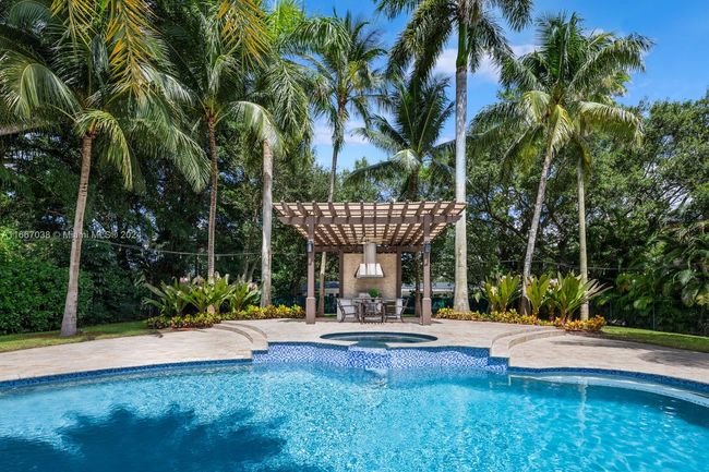 5837 Sw 102 Nd St, House other with 6 bedrooms, 6 bathrooms and null parking in Pinecrest FL | Image 34