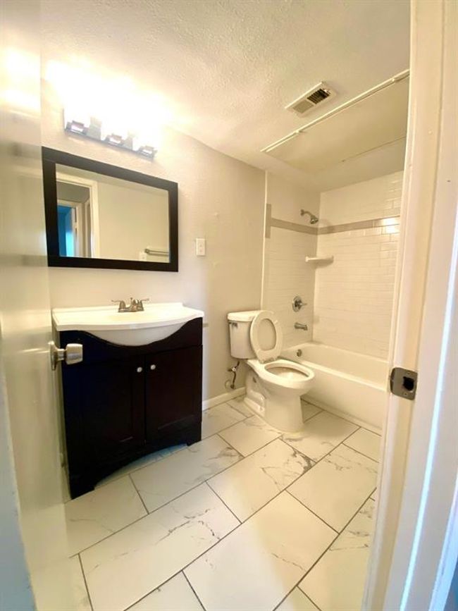 APT-707 - 9000 Bissonnet St, Townhouse with 2 bedrooms, 1 bathrooms and null parking in Houston TX | Image 16