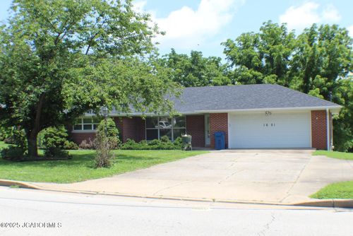 1621 Green Berry Rd, Jefferson City, MO, 65101-3623 | Card Image