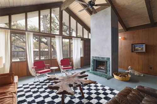 305 Reimer Ave, San Marcos, TX, 78666-5052 | Card Image