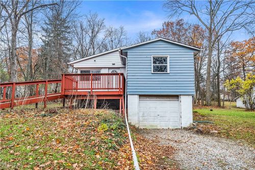 2564 Forest Dr, Hinckley, OH, 44233-9553 | Card Image