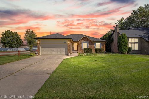 35024 Brighton Dr, Sterling Heights, MI, 48310-7407 | Card Image