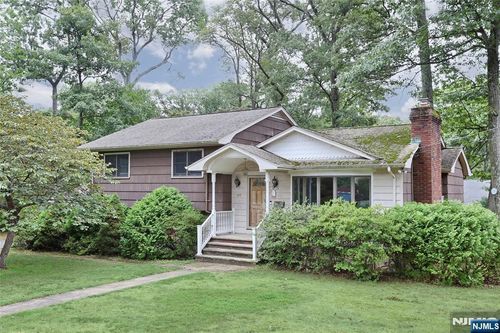348 Cornell St, Wyckoff, NJ, 07481-3108 | Card Image