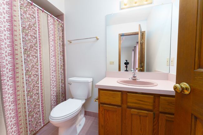 4584 Golf View Dr, Condo with 2 bedrooms, 4 bathrooms and null parking in Brighton MI | Image 12