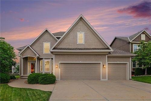 22504 W 55th Ter, Shawnee, KS, 66226-5601 | Card Image