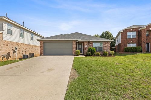 4663 Snow Ridge Court, Fort Worth, TX, 76133 | Card Image