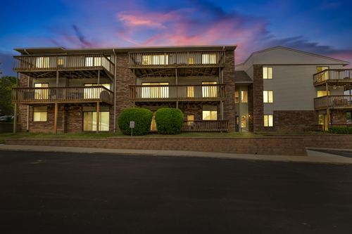 207-875 S Pontiac Trl, Walled Lake, MI, 48390-3306 | Card Image