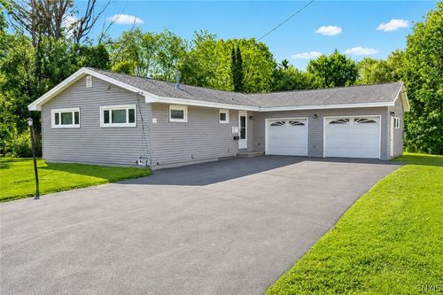 11 Bellewood Cir, Syracuse, NY, 13212-3201 | Card Image