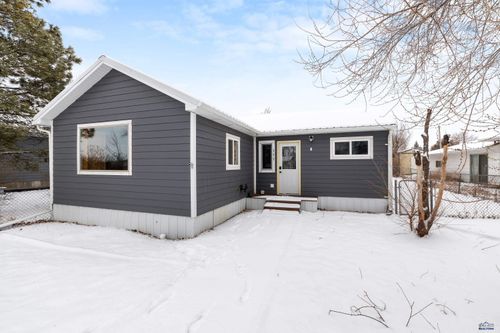 111 5th St, Newell, SD, 57760-2204 | Card Image