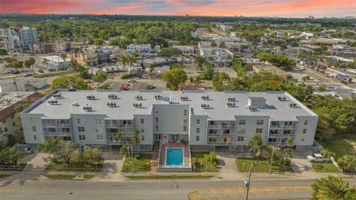 a-555 Ne 123rd St, North Miami, FL, 33161-5476 | Card Image