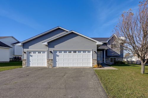 992 Farmers Ridge Trl, Belle Plaine, MN, 56011-9365 | Card Image