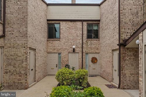 1704 Raintree Ln, MALVERN, PA, 19355-2669 | Card Image