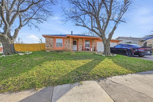 1308 Harvest Hill Ln, Arlington, TX, 76014-1416 | Card Image