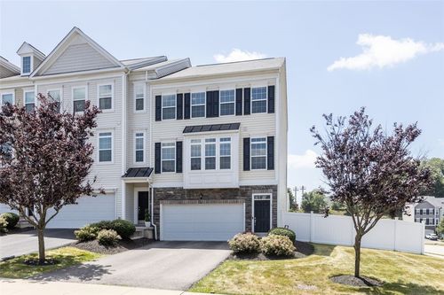 1 Roosevelt Dr, Mc Kees Rocks, PA, 15136-5708 | Card Image