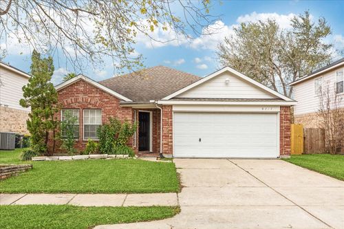 9717 Cottage St, Pearland, TX, 77584-3064 | Card Image