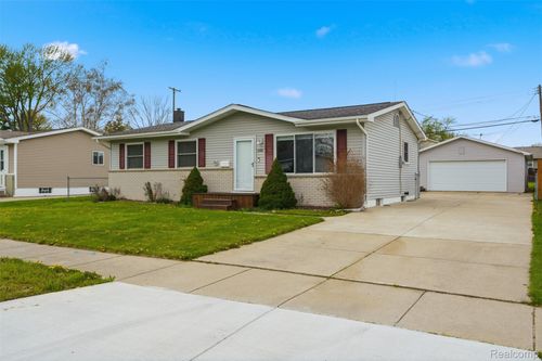 5208 Don Shenk Dr, Swartz Creek, MI, 48473-1244 | Card Image