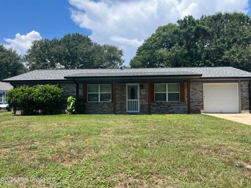 102 Francisco Ct, Bay Saint Louis, MS, 39520-3211 | Card Image