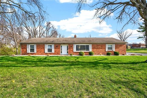 64 W Lytle 5 Points Road, Springboro, OH, 45066 | Card Image