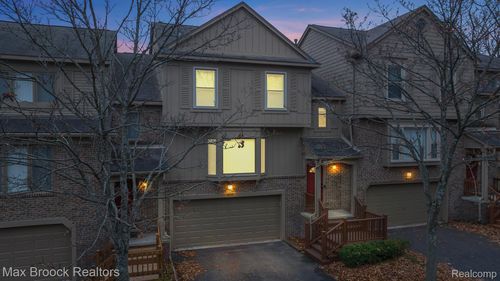 6322 Aspen Ridge Blvd, West Bloomfield, MI, 48322-4433 | Card Image