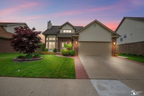 23635 Lori Dr, Flat Rock, MI, 48134-9193 | Card Image