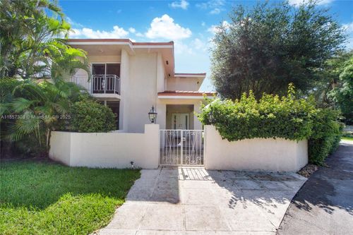 4117-4117 Alhambra Cir, Coral Gables, FL, 33146-1007 | Card Image