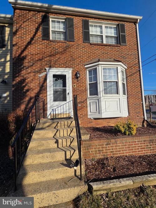 6998 Admetus Ct, ALEXANDRIA, VA, 22315-3251 | Card Image