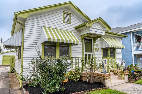 4111 Avenue T, Galveston, TX, 77550-8645 | Card Image