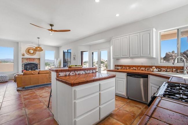 57388 Manzanita Dr, House other with 3 bedrooms, 3 bathrooms and 11 parking in Yucca Valley CA | Image 11