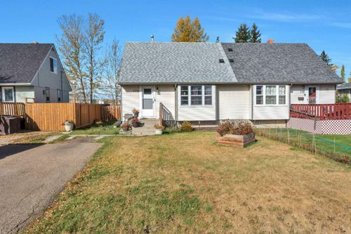 {{alt}} | Card Image