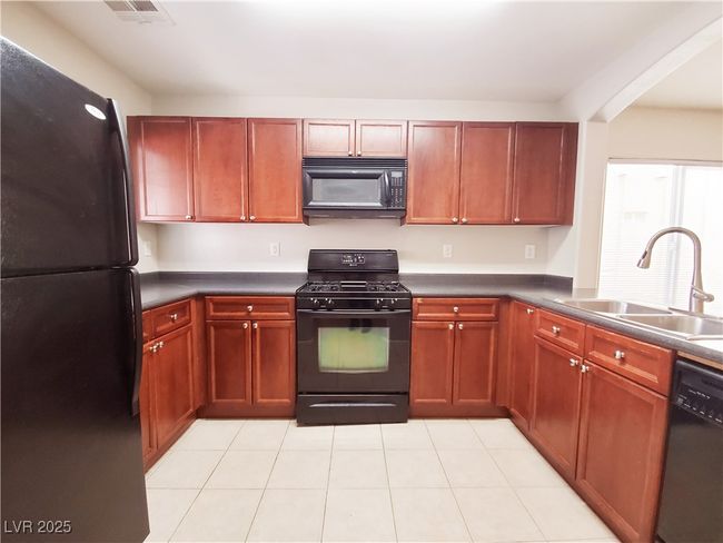 9069 Tantalizing Ave, House other with 3 bedrooms, 3 bathrooms and null parking in Las Vegas NV | Image 6