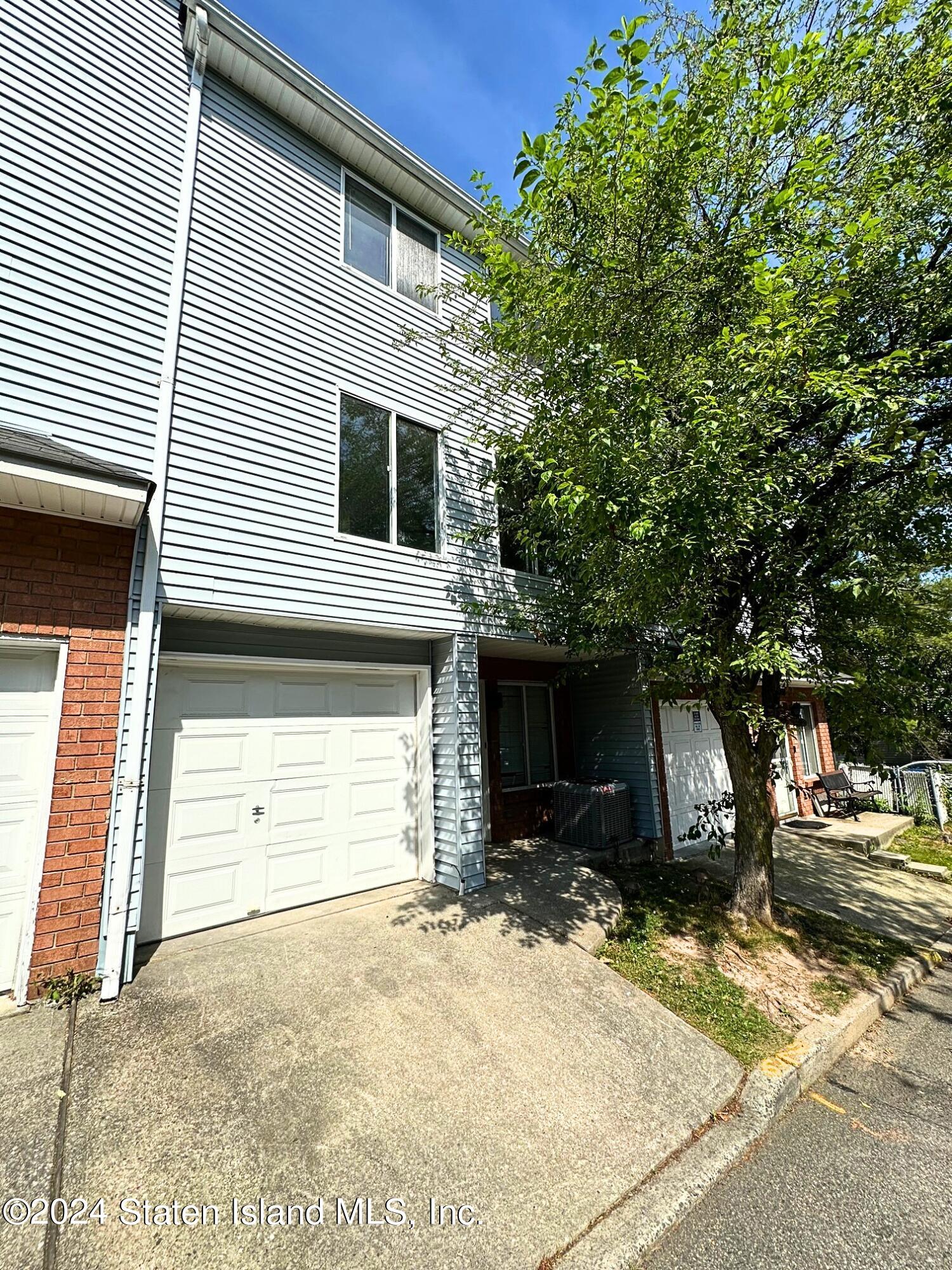 Ilyssa Way, Staten Island, NY 10312