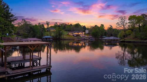 5411 Icard Ridge Rd, Hickory, NC, 28601-8971 | Card Image