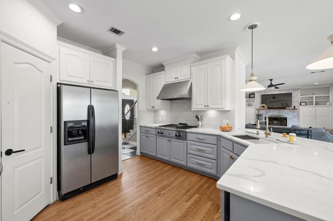 707 Malabar St, House other with 4 bedrooms, 3 bathrooms and 4 parking in Lakeway TX | Image 9